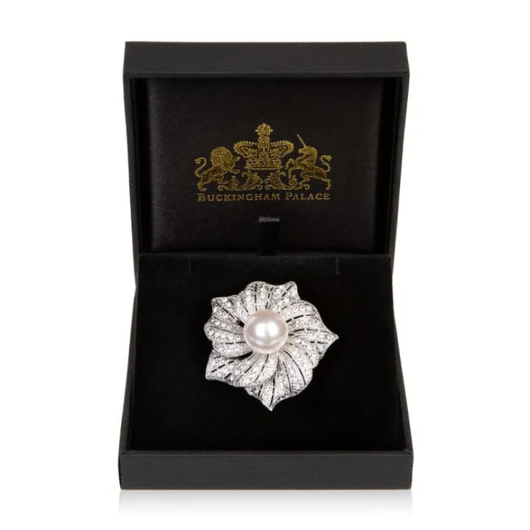 Flower With Pearl Brooch